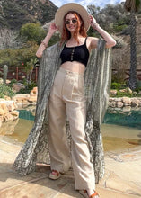 Load image into Gallery viewer, Paisley Tapestry Free Flow Kimono