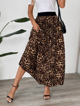 Load image into Gallery viewer, Pleated Leopard Maxi Skirt