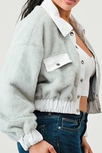 Load image into Gallery viewer, ATHINA CASUAL DENIM CONTRAST FUR CROP JACKET