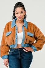 Load image into Gallery viewer, ATHINA CASUAL DENIM CONTRAST FUR CROP JACKET