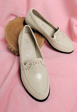 Load image into Gallery viewer, 21004-1762422226929-SH5798 BEIGE -1.jpg