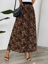 Load image into Gallery viewer, Pleated Leopard Maxi Skirt