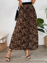 Load image into Gallery viewer, Pleated Leopard Maxi Skirt