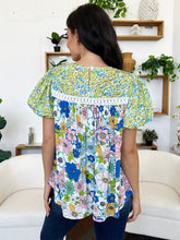 Load image into Gallery viewer, Floral Round Neck Puff Sleeve Blouse