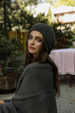 Load image into Gallery viewer, Boucle Rib Knit Beret