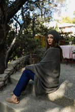 Load image into Gallery viewer, Boucle Rib Knit Beret