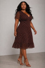 Load image into Gallery viewer, Daisy Plus Size Midi Dress