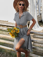 Load image into Gallery viewer, Kelly Plaid Short Sleeve Midi Dress
