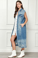 Load image into Gallery viewer, Veveret Distressed Denim Jacket