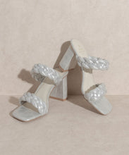 Load image into Gallery viewer, Savannah Metallic Heel