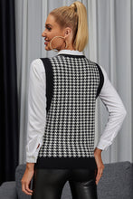 Load image into Gallery viewer, Houndstooth Round Neck Sweater Vest