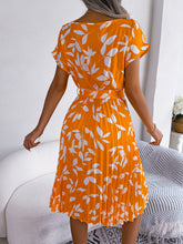 Load image into Gallery viewer, Printed Round Neck Short Sleeve Pleated Dress