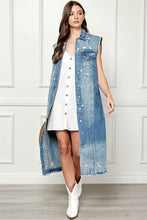 Load image into Gallery viewer, Veveret Distressed Denim Jacket