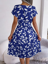 Load image into Gallery viewer, Printed Round Neck Short Sleeve Pleated Dress