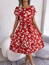 Load image into Gallery viewer, Printed Round Neck Short Sleeve Pleated Dress