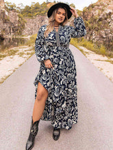 Load image into Gallery viewer, Plus Size Long Sleeve Maxi Dress
