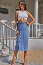 Load image into Gallery viewer, Gladis Buttoned Down Denim Skirt