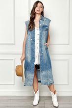 Load image into Gallery viewer, Veveret Distressed Denim Jacket