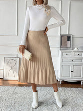 Load image into Gallery viewer, Perfee Pleated Midi Sweater Skirt
