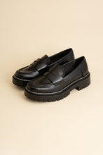 Load image into Gallery viewer, Eureka Classic Loafers
