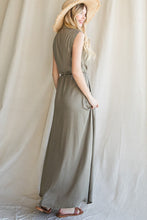 Load image into Gallery viewer, BUTTON DOWN MAXI DRESS
