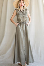 Load image into Gallery viewer, BUTTON DOWN MAXI DRESS
