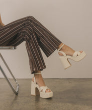 Load image into Gallery viewer, Oasis Society Norah - Chunky Platform Heel
