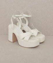 Load image into Gallery viewer, Oasis Society Norah - Chunky Platform Heel
