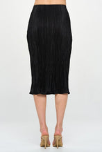 Load image into Gallery viewer, Black Solid Plisse Midi Skirt
