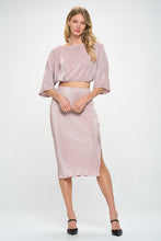 Load image into Gallery viewer, Solid Plisse Midi Skirt with Slit
