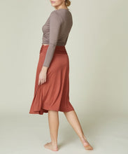 Load image into Gallery viewer, BAMBOO FLARED MID LENGTH SKIRT
