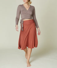 Load image into Gallery viewer, BAMBOO FLARED MID LENGTH SKIRT
