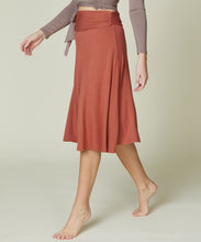 Load image into Gallery viewer, BAMBOO FLARED MID LENGTH SKIRT
