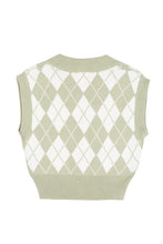 Load image into Gallery viewer, Knitted argyle sweater vest
