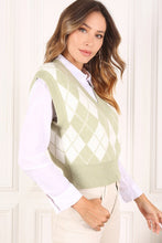 Load image into Gallery viewer, Knitted argyle sweater vest
