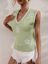 Load image into Gallery viewer, Floral Contrast Ribbed Trim Sweater Vest
