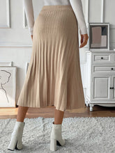 Load image into Gallery viewer, Perfee Pleated Midi Sweater Skirt
