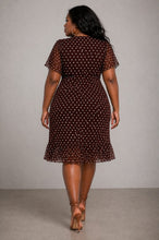 Load image into Gallery viewer, Daisy Plus Size Midi Dress
