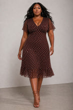Load image into Gallery viewer, Daisy Plus Size Midi Dress
