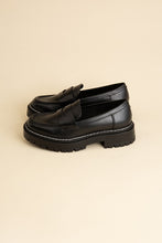 Load image into Gallery viewer, Eureka Classic Loafers
