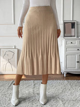 Load image into Gallery viewer, Perfee Pleated Midi Sweater Skirt
