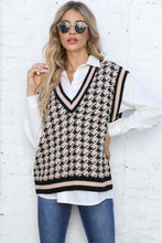 Load image into Gallery viewer, Ribbed V-Neck Sleeveless Sweater
