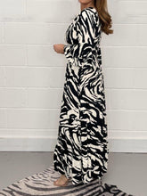 Load image into Gallery viewer, Spring Has Sprung Maxi Dress
