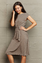 Load image into Gallery viewer, Round Neck Tie Waist Dress
