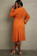 Load image into Gallery viewer, Chevron Midi Dress

