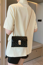Load image into Gallery viewer, Petal Leather Shoulder Bag
