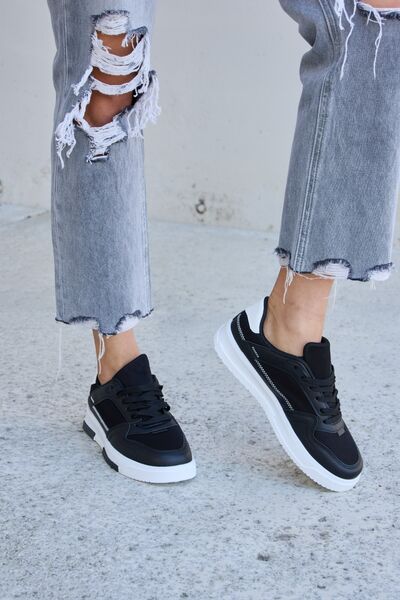 Forever Link Round Toe Sneakers