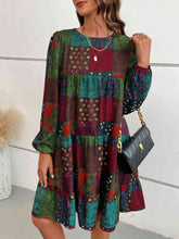 Load image into Gallery viewer, Patchwork Round Neck Long Sleeve Dress
