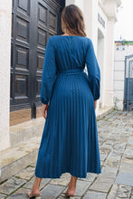 Load image into Gallery viewer, Eveyln Maxi Dress
