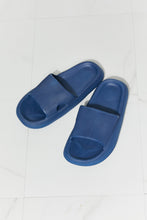 Load image into Gallery viewer, MMShoes Arms Around Me Open Toe Slide in Navy
